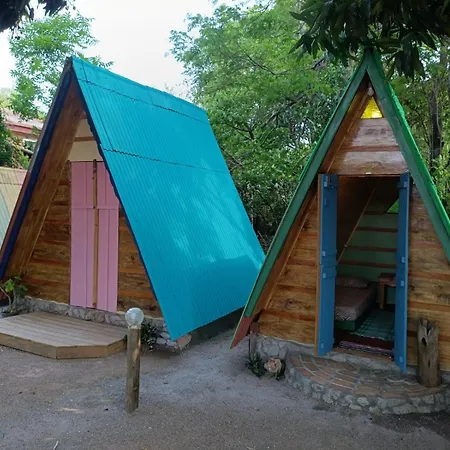 NOMADAS chalés, mini casinhas, bangalôs , área de camping e cozinha compartilhada-3